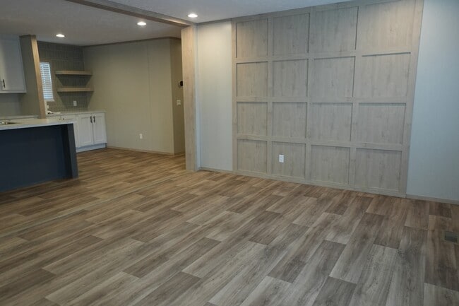 Building Photo - 1812 S Odell Rd