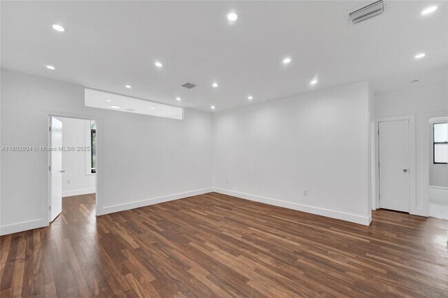 Building Photo - 1656 Polk St