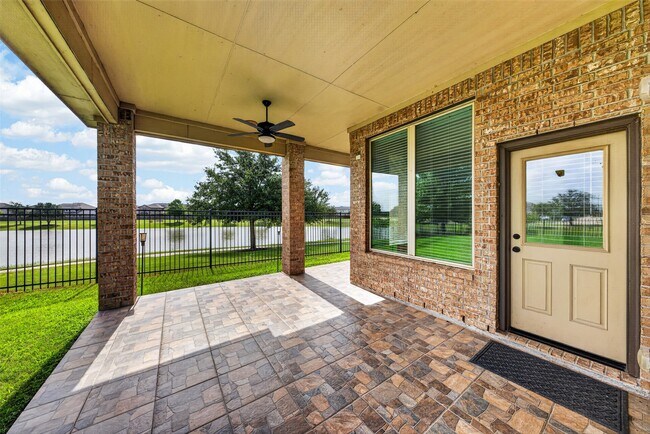 Foto del edificio - 26302 Misty Ember Ln