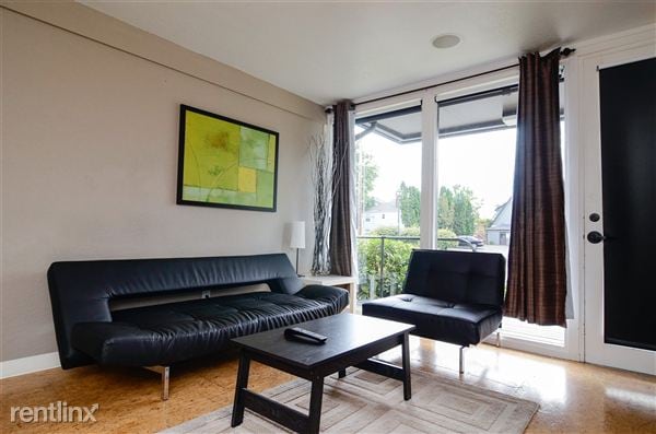 Building Photo - 1405 Mill St