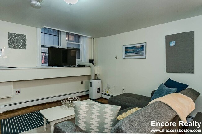 Foto del edificio - 72 Revere St