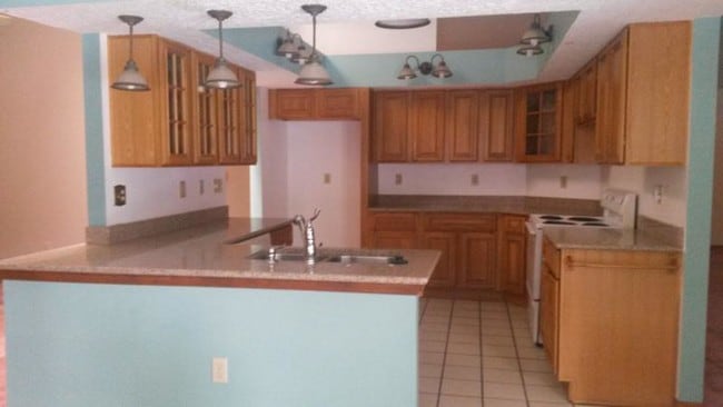 Building Photo - 7278 Radcliffe St.