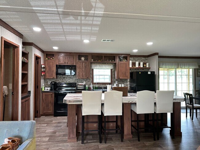 Foto del edificio - Charming 5-Acre Rental with Optional Barn ...