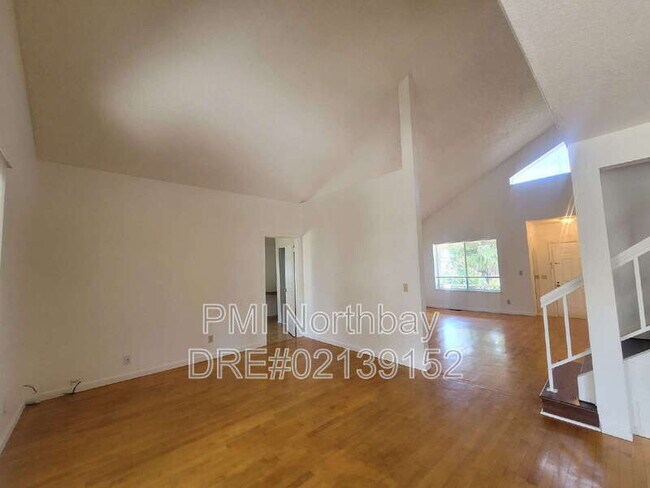 Foto del edificio - 2443 Dawn Way