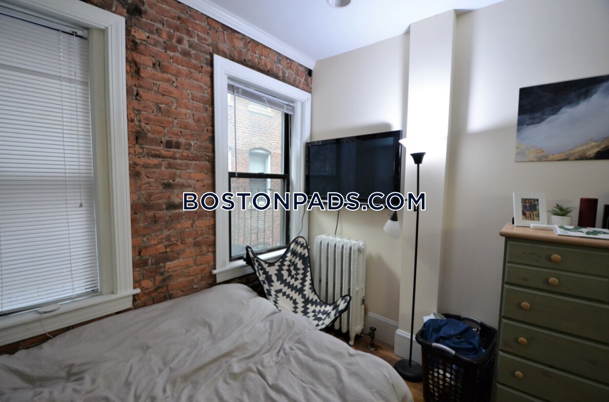 Primary Photo - 56 Westland Ave