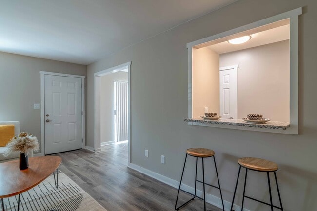 Building Photo - Ellwood Pines