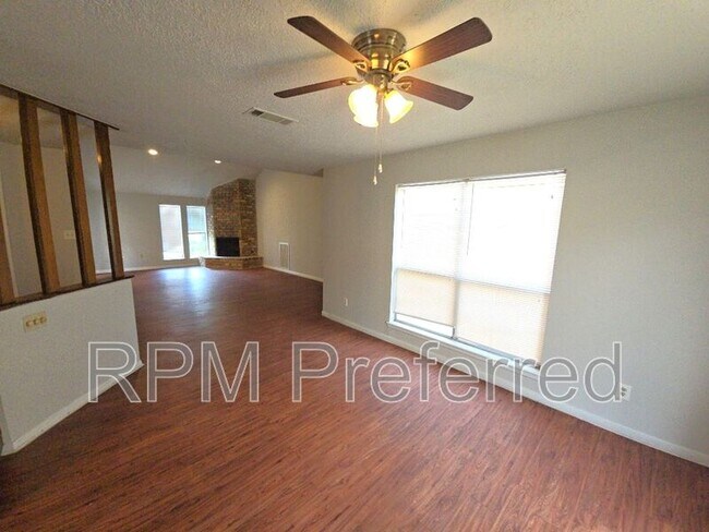 Building Photo - 1705 Bodart Ct