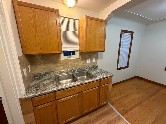 Foto del edificio - 14999 Lincoln Ave