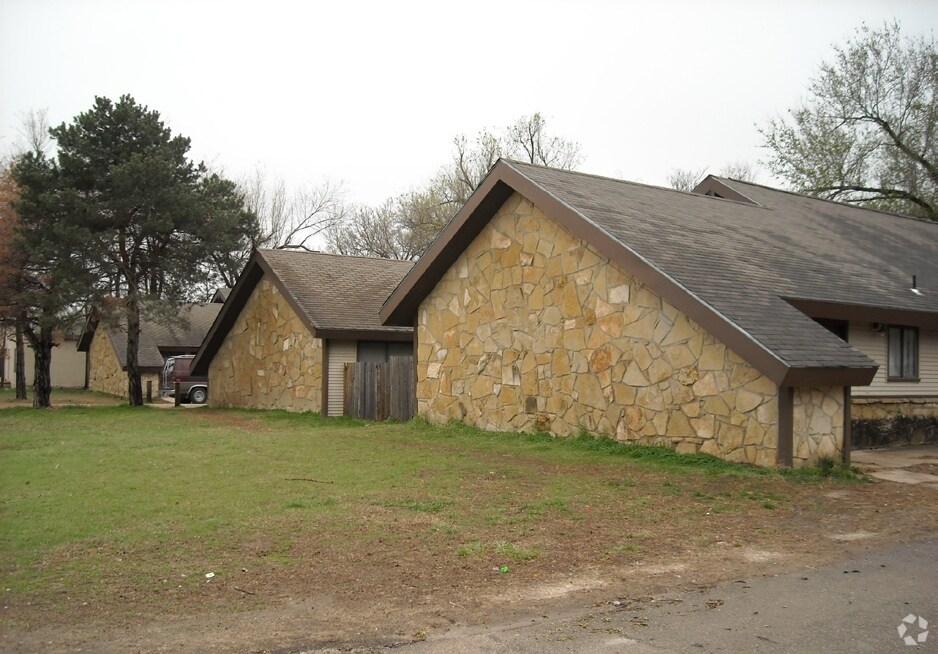 Building Photo - 3037 N Jackson Ave