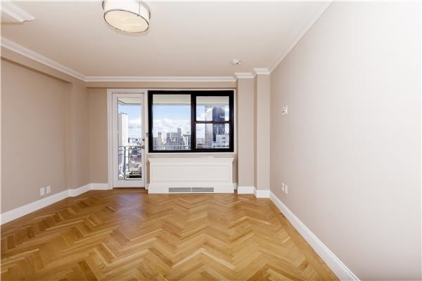 Primary Photo - 305 East 86th St