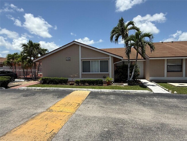 Foto del edificio - 7700 SW 155th Pl