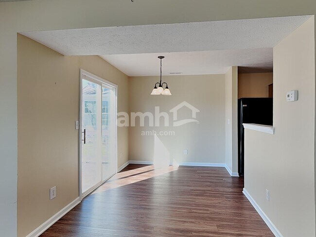 Foto del edificio - 10619 Northern Dancer Dr