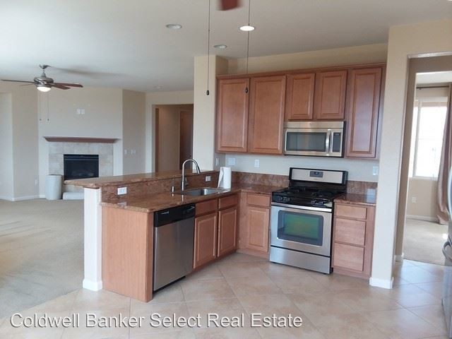 Building Photo - 3 br, 2 bath House - 1479 Snow Summit Dr.