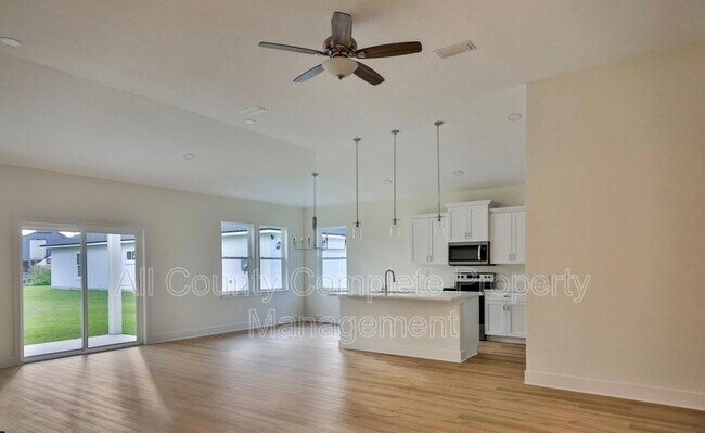 Foto del edificio - 4194 University Blvd N