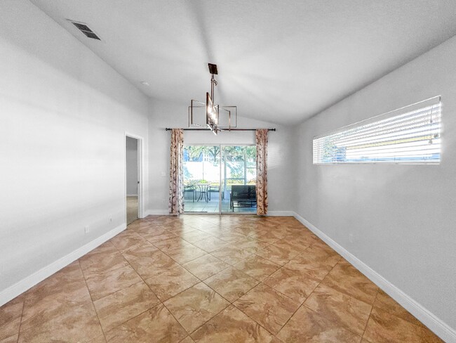 Foto del edificio - 12514 Sophiamarie Loop