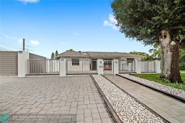 Foto del edificio - 15276 Harrison Rd