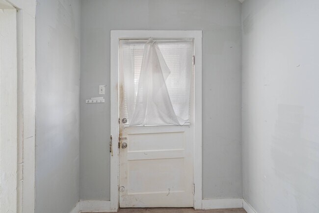 Foto del edificio - 809 Broadway Ave