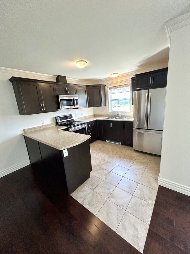 Building Photo - 385 Blackmarsh Rd