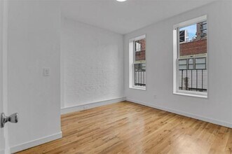 Building Photo - 322 E 93rd St