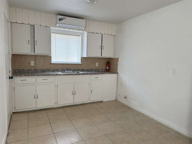 Foto del edificio - 3833 Mt Pleasant St