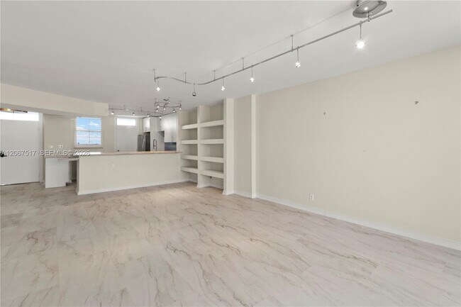 Foto del edificio - 3703 NE 166th St