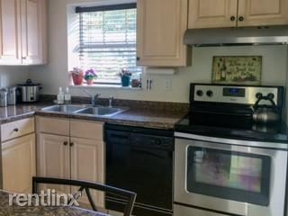 Building Photo - 5 Hiland Valley Dr
