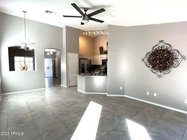 Foto del edificio - 15247 W Elm Cir