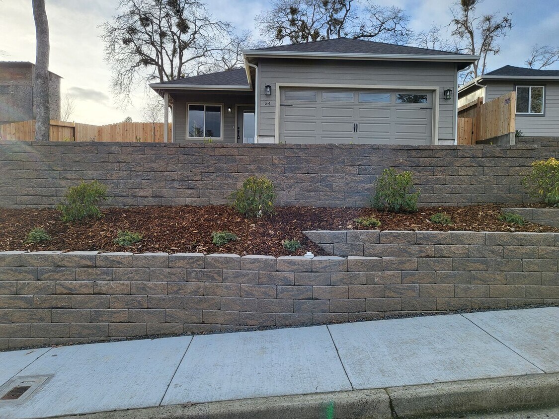 Primary Photo - 2 bed 2 bath Home for rent In SW part of G...