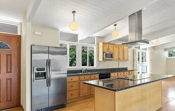 Building Photo - 2090 Sandalwood Ct