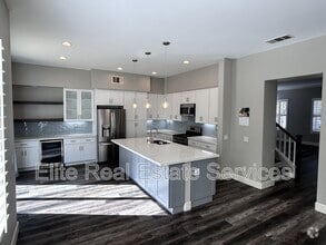 Building Photo - 363 Circulo Coronado