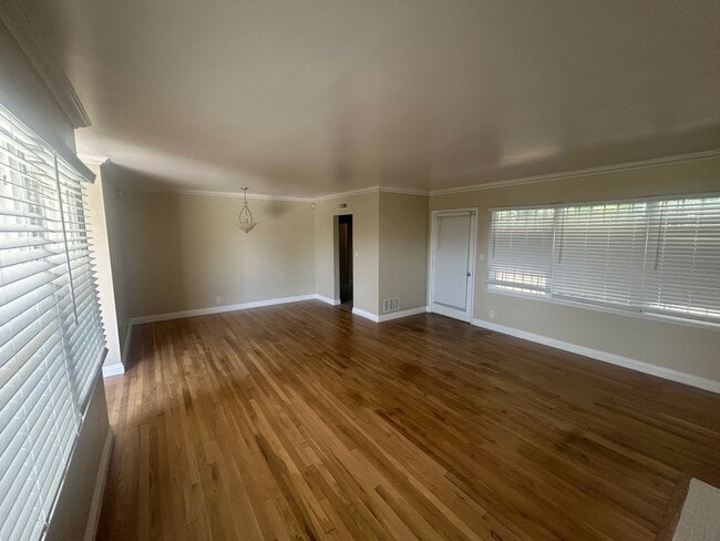 Foto del edificio - 2911 W 129th St