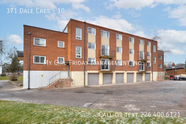 Building Photo - 371 Dale Crescent
