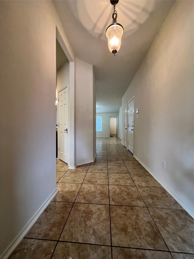 Foto del edificio - 21810 Dimmett Way