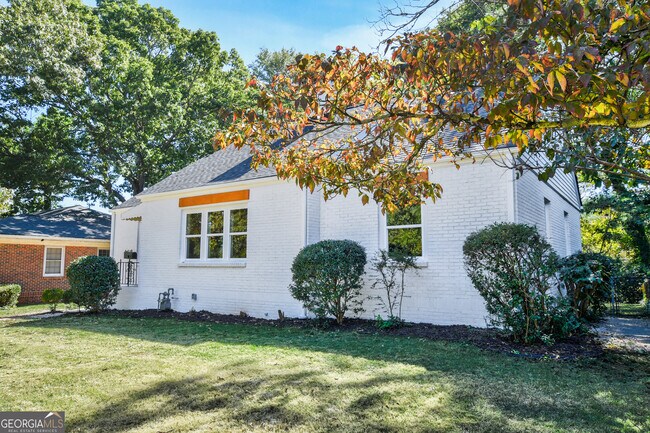 Building Photo - 458 Shannon Dr SW