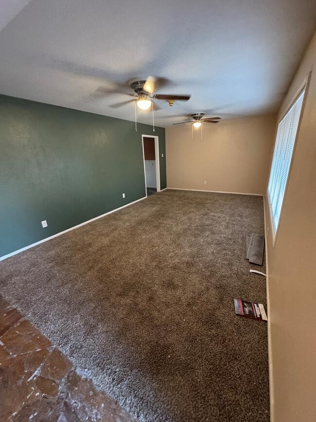 Foto del edificio - 2218 E 11th St