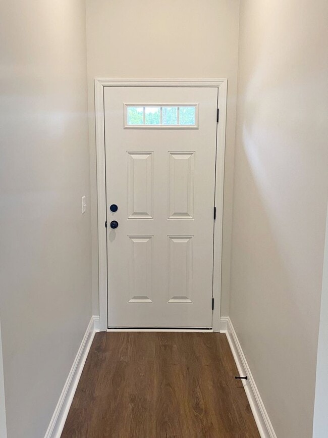 Building Photo - 4 bedrooms, 2 baths in Hahira/North Lownde...