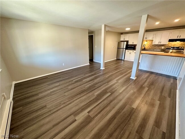 Building Photo - 676 S Shore Ct