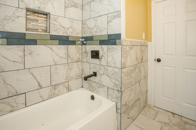 Building Photo - Fully Renovated 3-Bed Home in Macon!