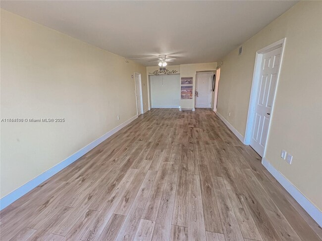 Building Photo - 3625 N Country Club Dr