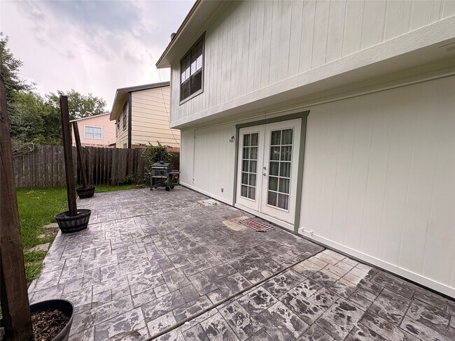 Building Photo - 2118 Hilton Head Dr