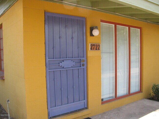 Foto del edificio - 2722 N Warren Ave