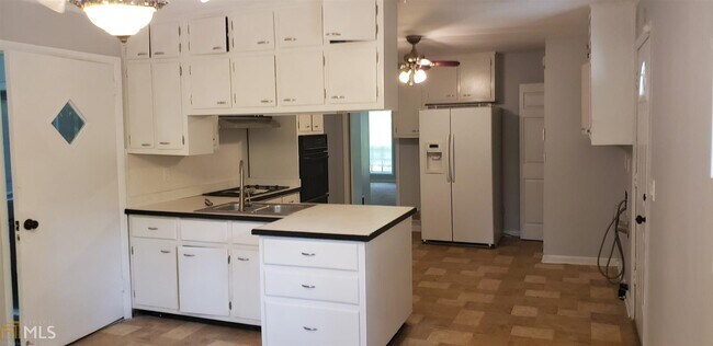 Building Photo - 345 Fielding Ct SW