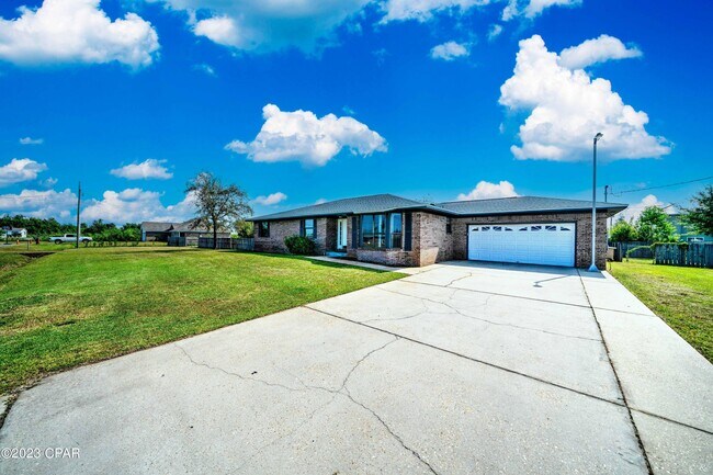 Building Photo - 2422 Thames Dr