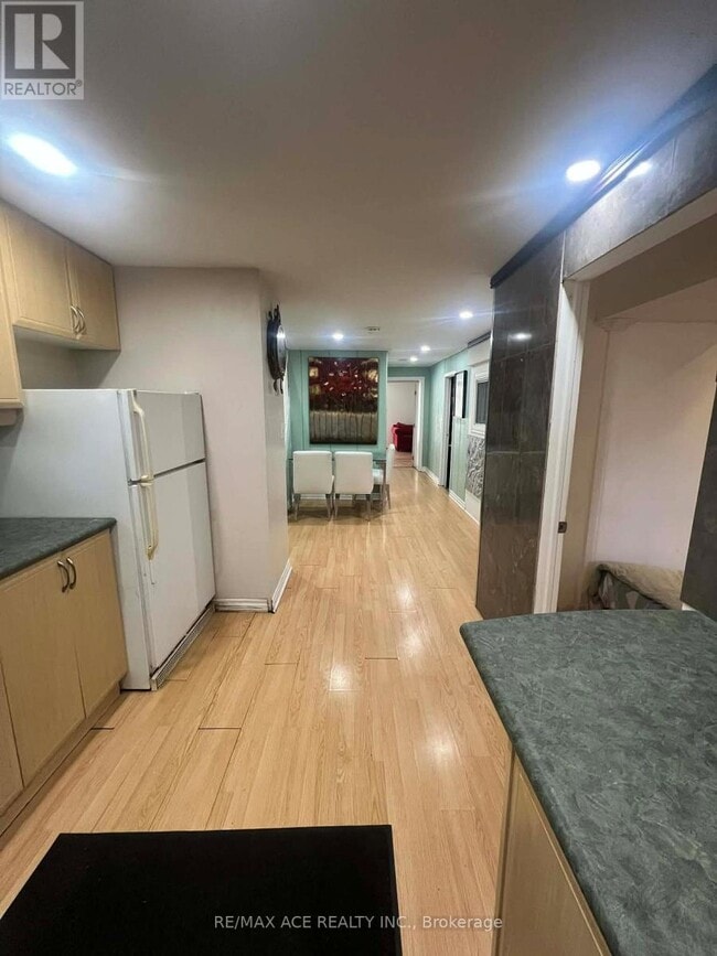 Building Photo - 3715 St Clair Ave E