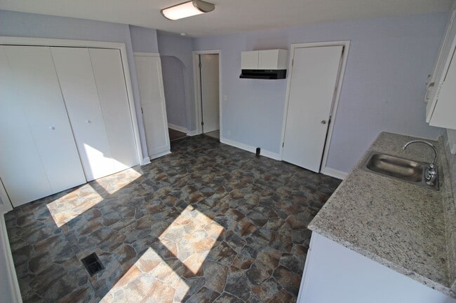 Building Photo - 78 Notre Dame Ave