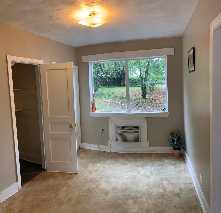 814 Crawford Ave Unit B, Enterprise, AL 36330 Apartments in Enterprise, AL