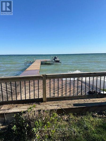 Photo principale - 303 Lake Dr E