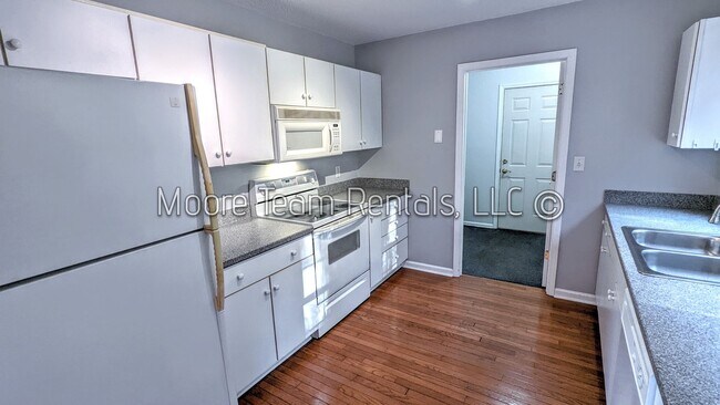Building Photo - 3/2.5 Villa in Duncraggen - Private Outdoo...