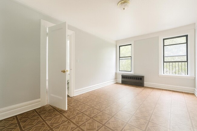 Building Photo - 65 W 192nd St