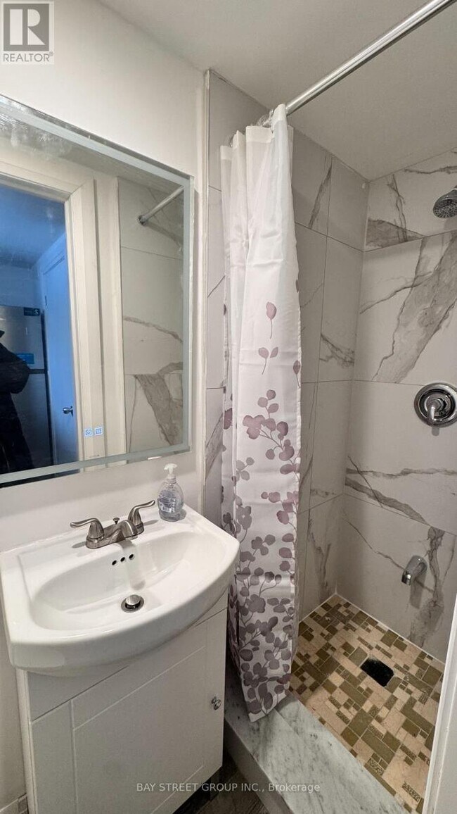 Photo du bâtiment - 5513 Spring St